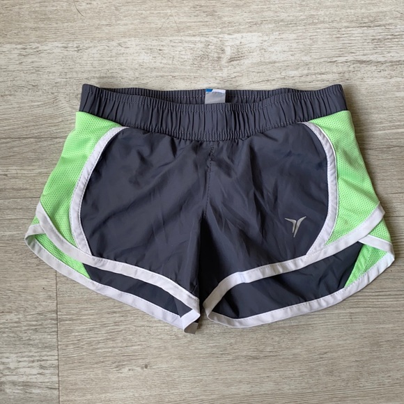 Old navy active shorts size 5 girls - Picture 1 of 3